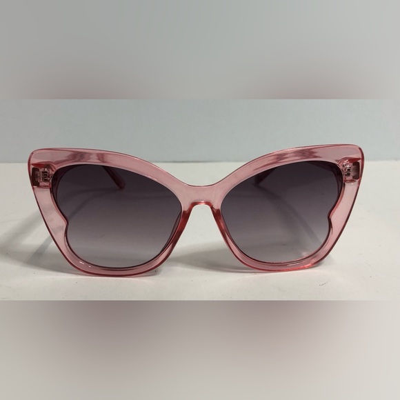 Betsey Johnson Cat Eye Sunglasses. Transparency Pink - Picture 2 of 8